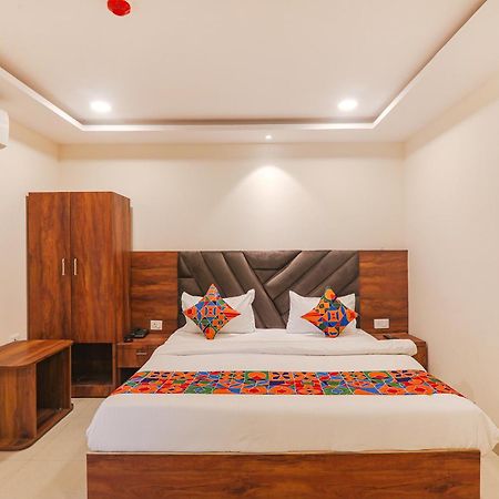 Fabhotel Rachna Palace And Banquets - Nr Lekhraj Metro Station Лакхнау Экстерьер фото