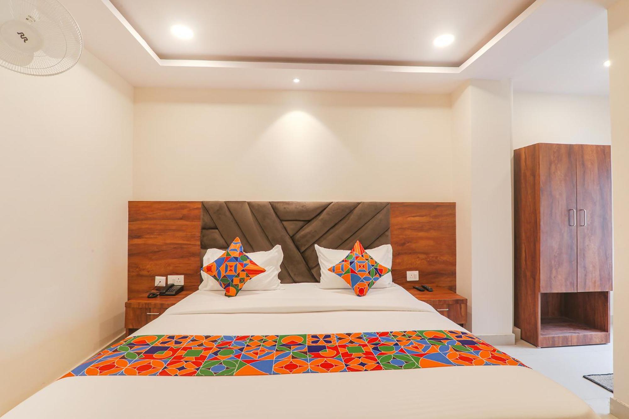 Fabhotel Rachna Palace And Banquets - Nr Lekhraj Metro Station Лакхнау Экстерьер фото
